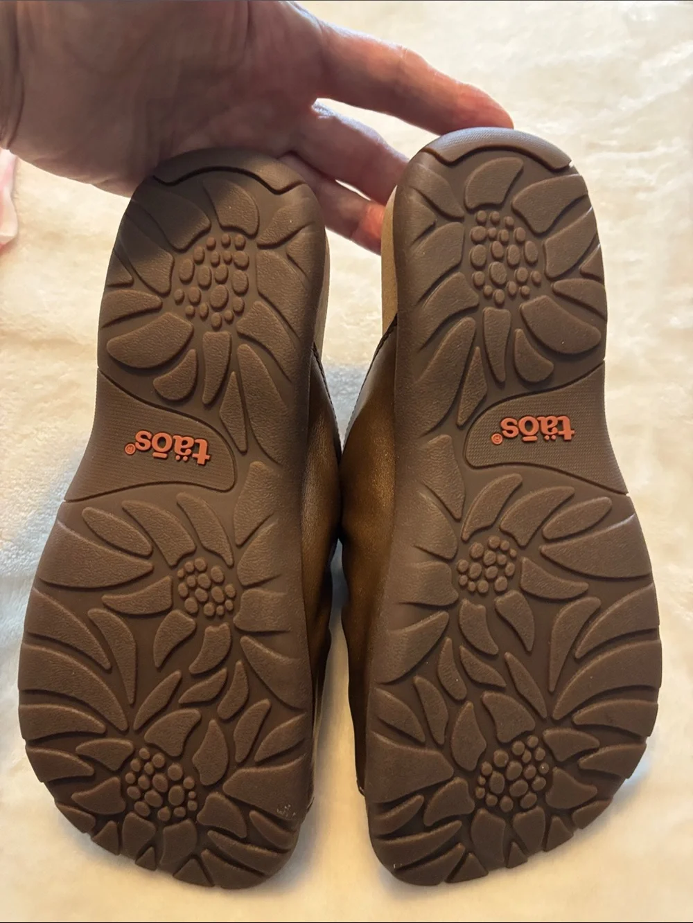 Taos “Gift 2” Toe-Thong Sandals Metallic Bronze Size 7  New With Tags Comfy - Picture 11 of 12
